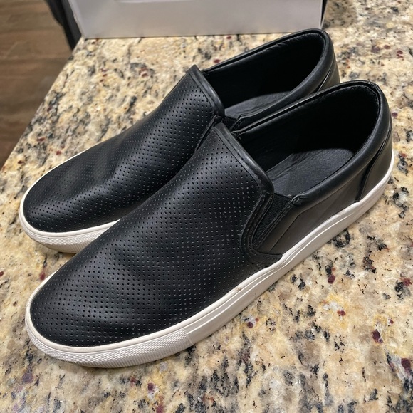 Shoes - Picture 4 of 4